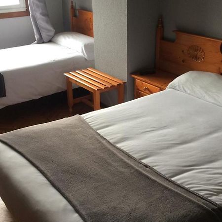 Albergue Hostal Telmo Туй Екстер'єр фото